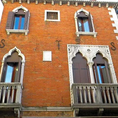 Hotel Adua 2*