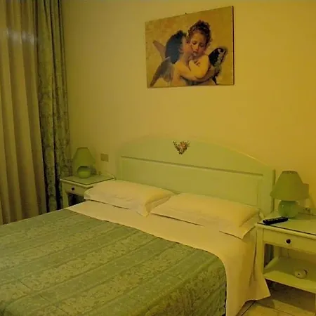 Adua Hotel 2*